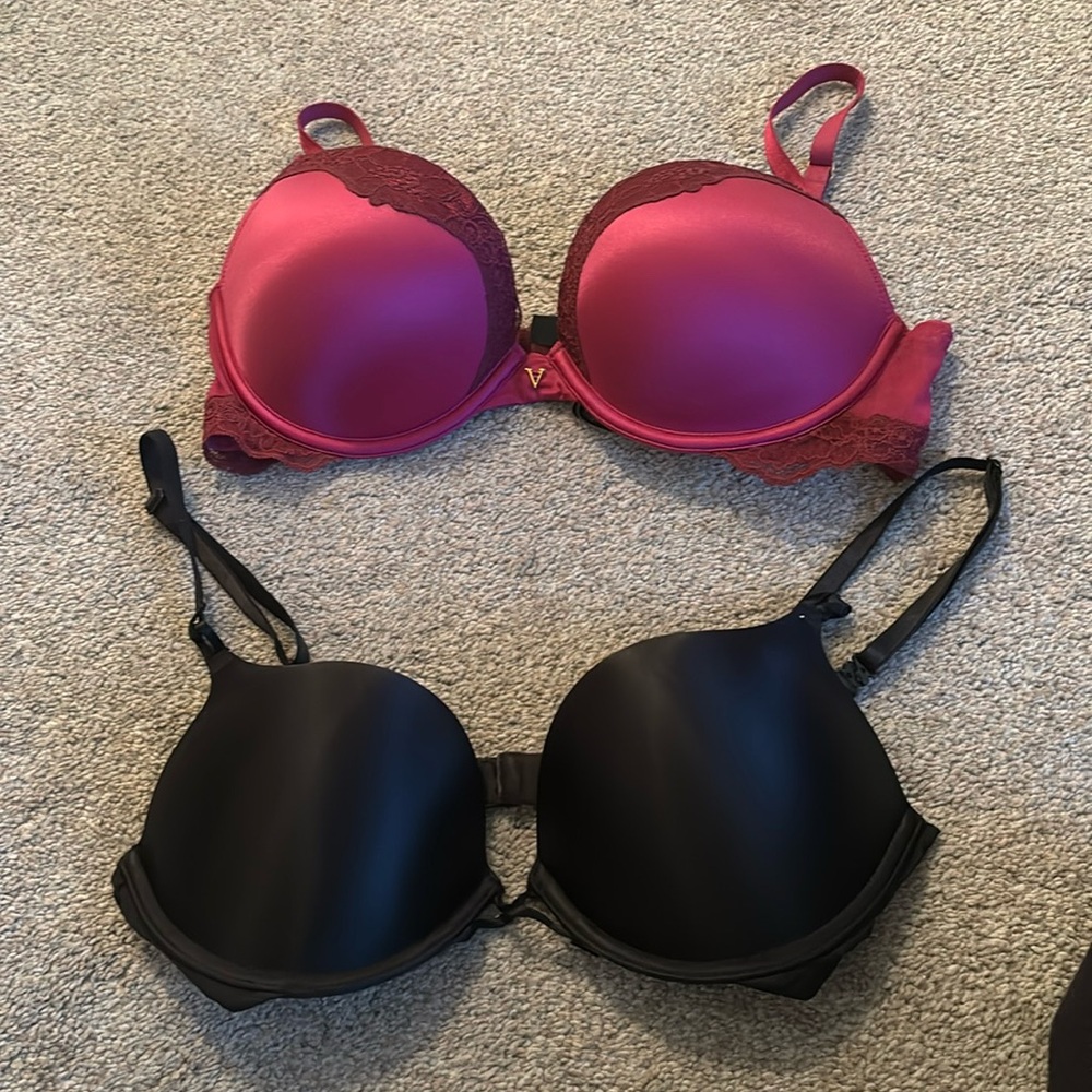Victoria’s Secret bras 34c